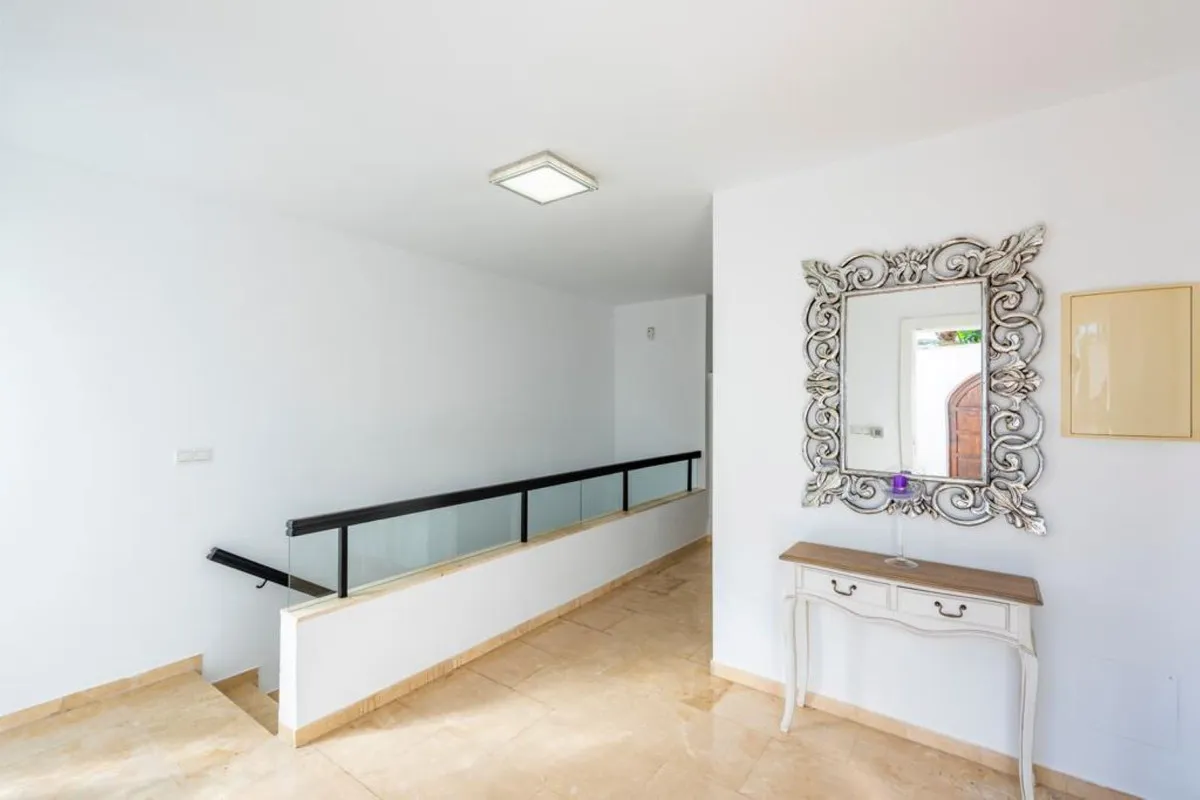 988b5af7-f808-4d5a-b146-27bdbecc0838