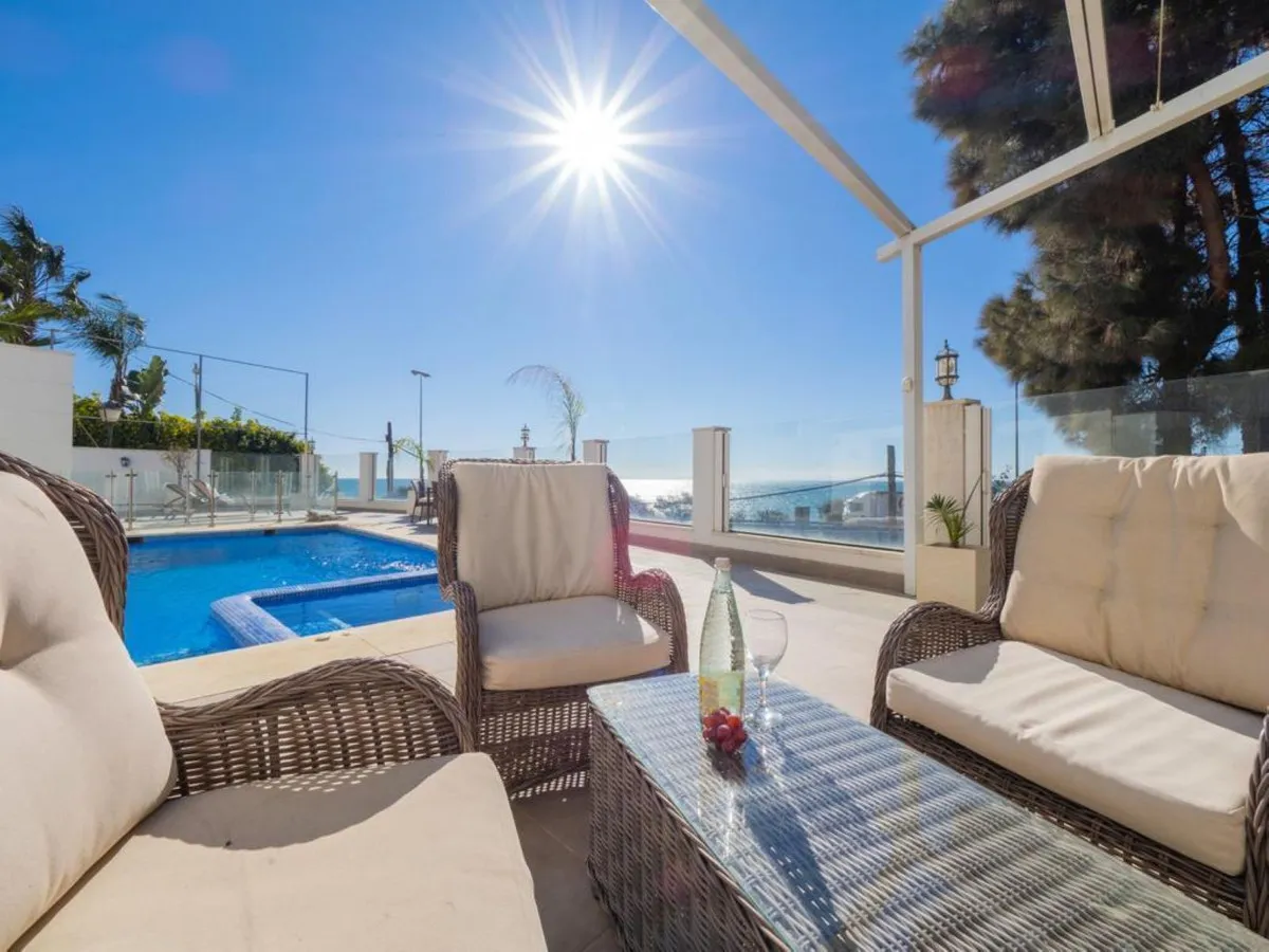 c5f12643-73e4-43db-998b-257e3d3f9f8e