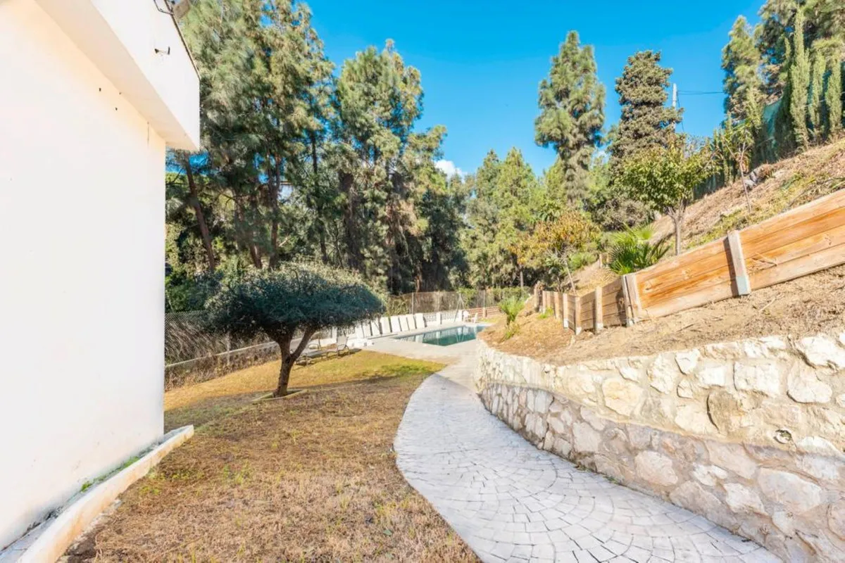 dc74fdad-24ae-422e-8c6d-d60d6d6955a8