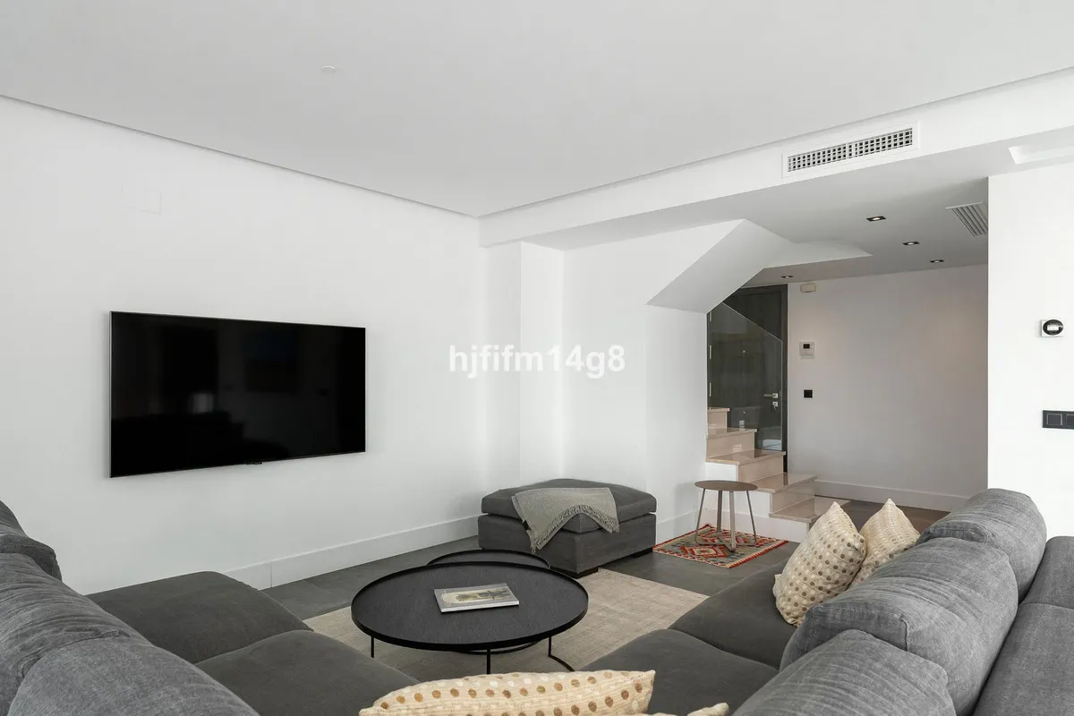 23ed7555-a3aa-40ec-99fa-fab478f4b0e0