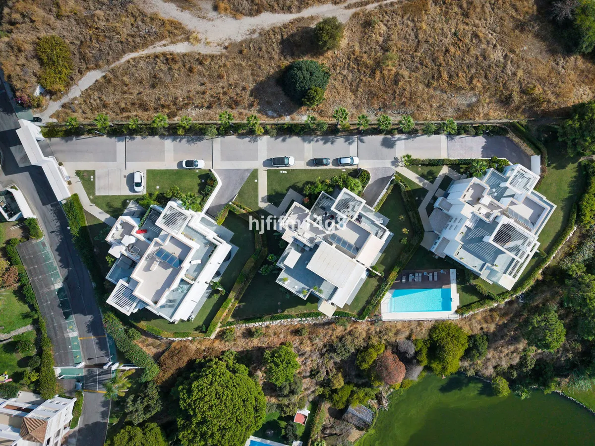 898baadd-d072-4063-820b-0e073d7acebb