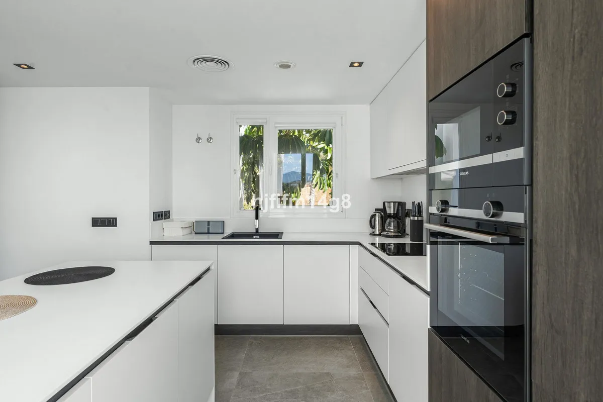 c6d78043-8bc5-42c8-8fb2-84b5db9e377e