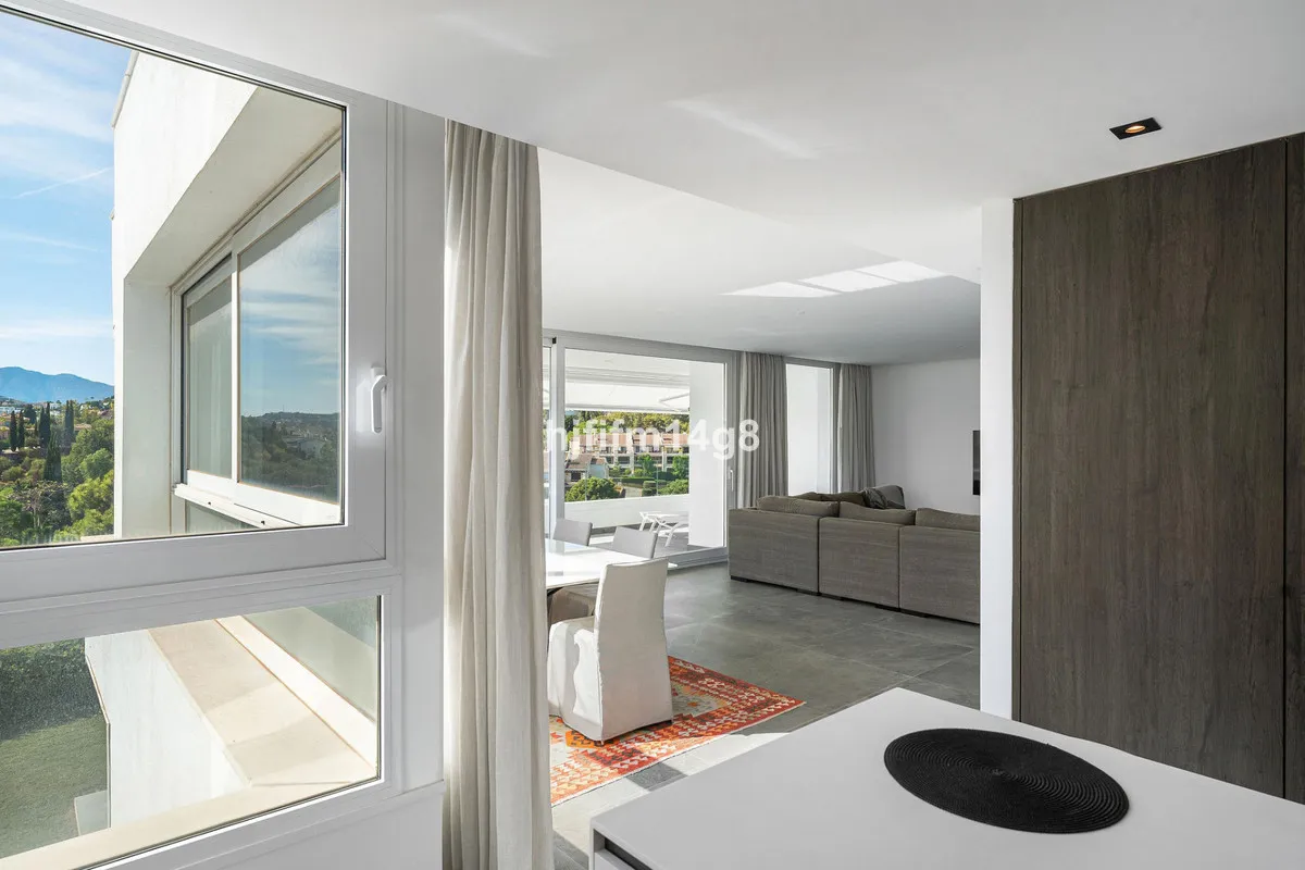 c7387693-4bf2-468b-afd6-3068fb2d63e3