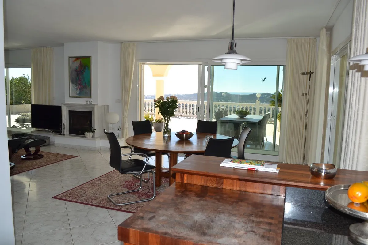 005ce2cb-d8d8-450a-9ea6-fe1d0281c659