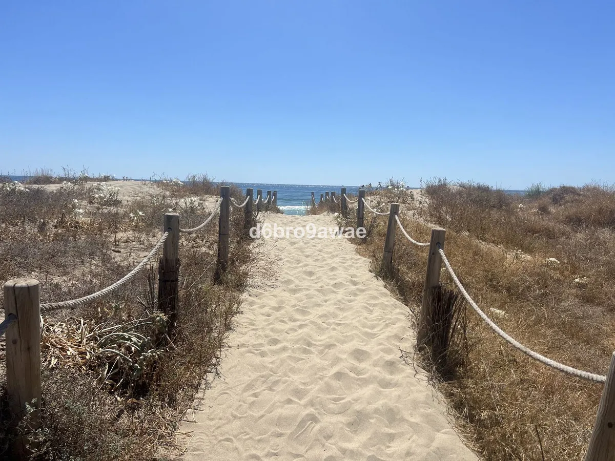 4a321079-da94-4641-8385-f80e9c174fb6