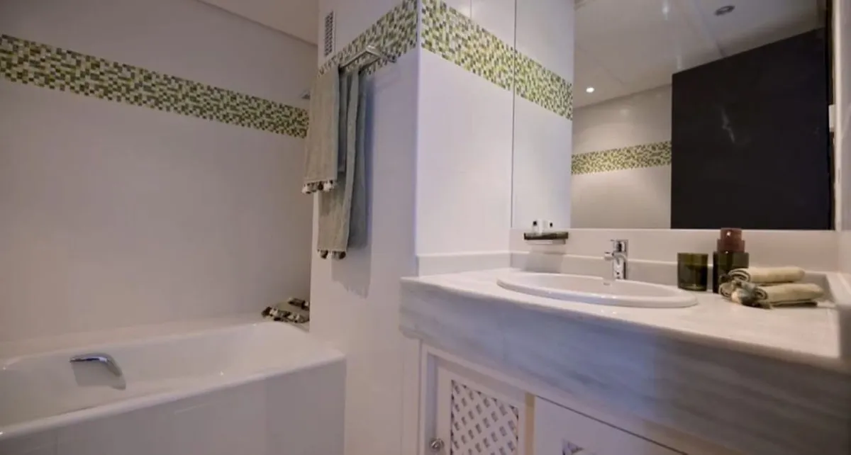 f3b23422-db54-43da-90c8-d4d39f8661ac