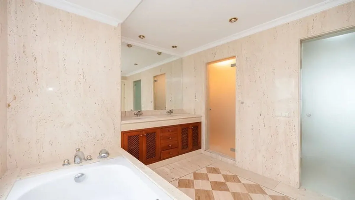 42c51221-ae1c-4cbe-80c5-9b996432714a