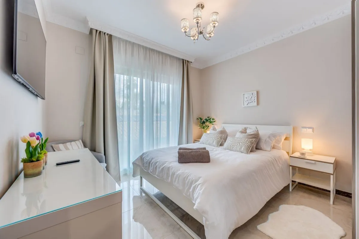 06e30ec2-02e1-46ea-b011-6d8d0f8f8677