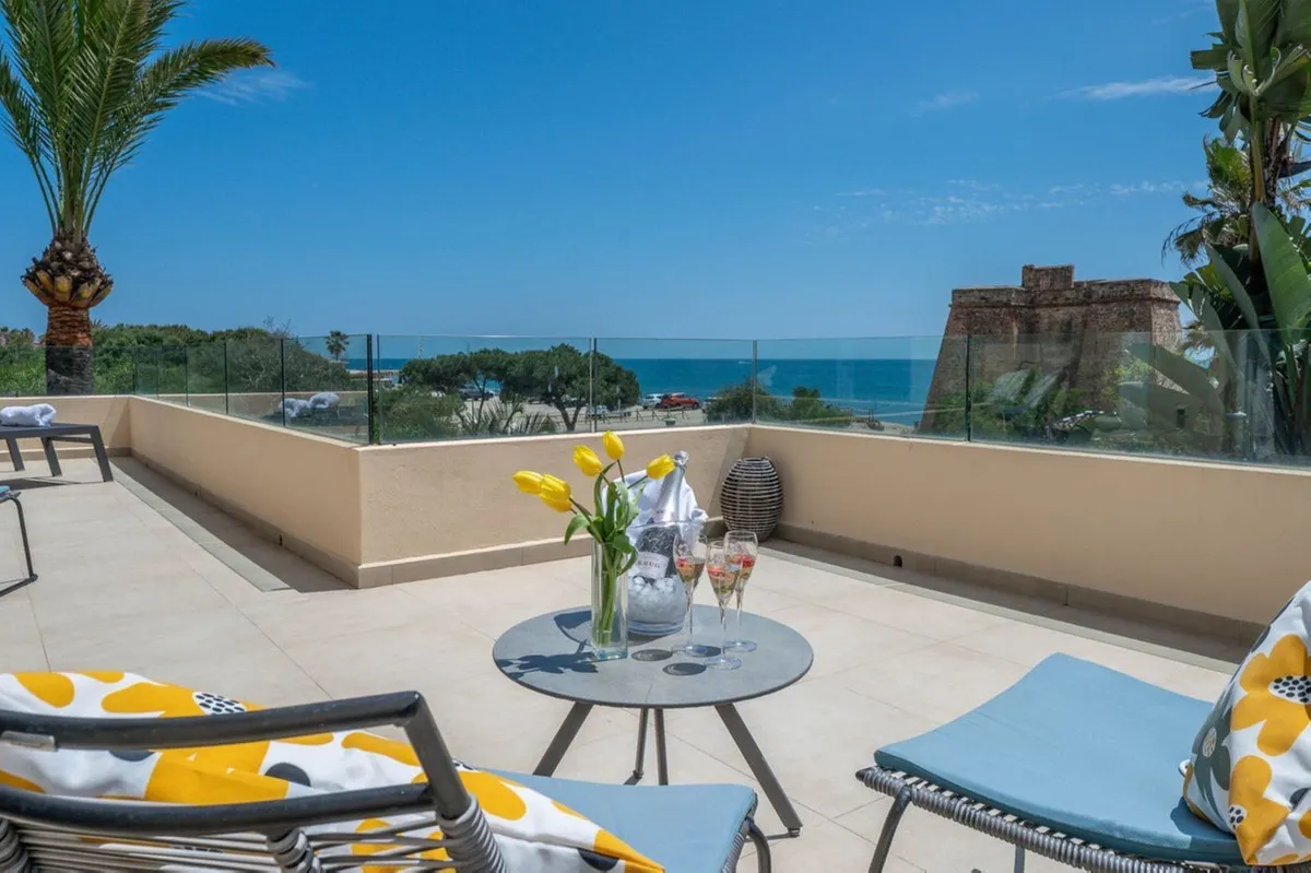 Luxury Beachside Villa in Marbesa: Modern Seaside Retreat