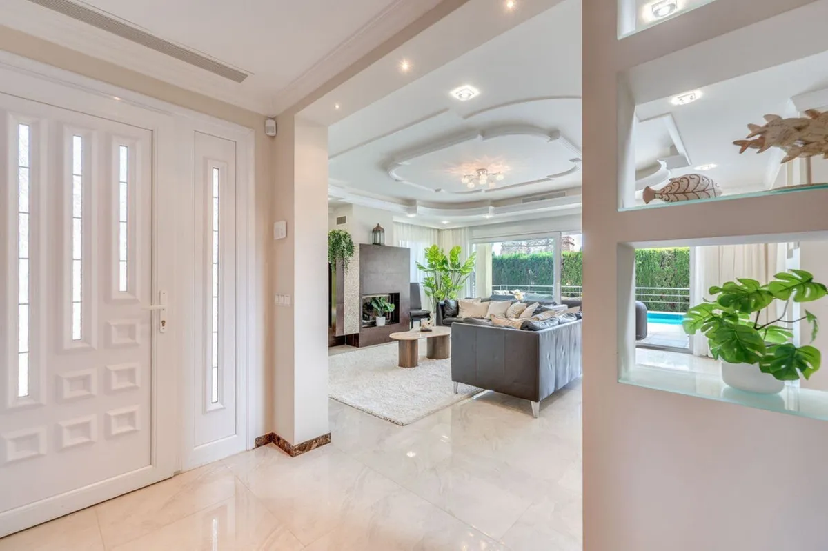 f0b83190-933d-45f7-a8df-a7e3b83c8431