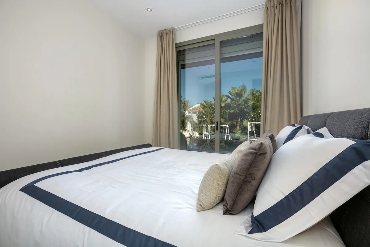 8a56a809-99e8-4b25-bee9-ba99f9d9e9ef