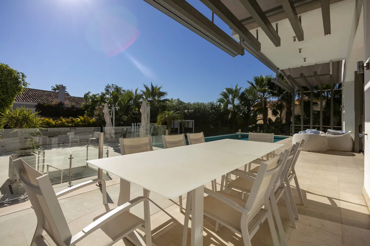 e9b5f70c-3b43-4dde-b0b3-1a8b34b2b7d8