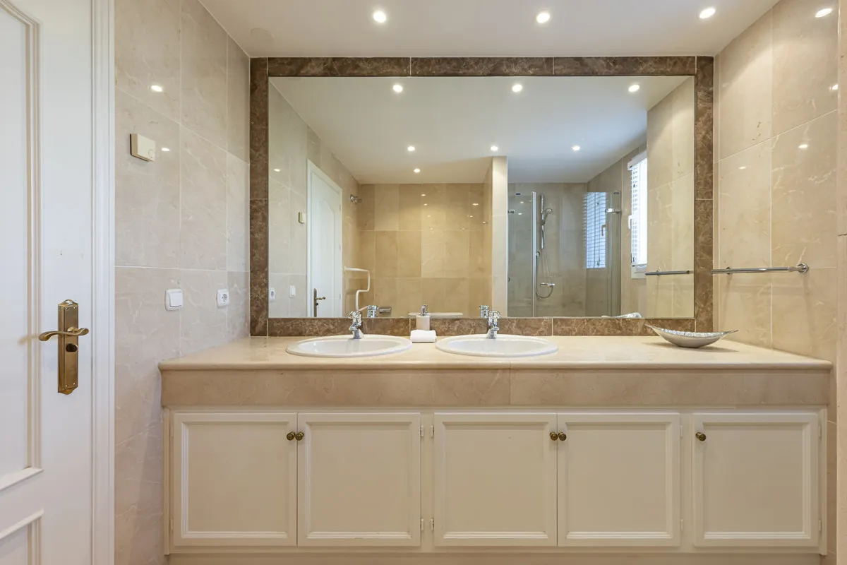 80c4503d-b062-4f07-8c74-160160c70b3b