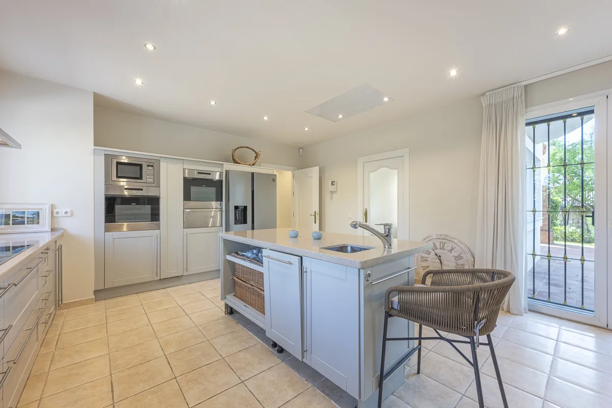 b92d76c8-51ef-4ead-8fdd-6f4576affbd9