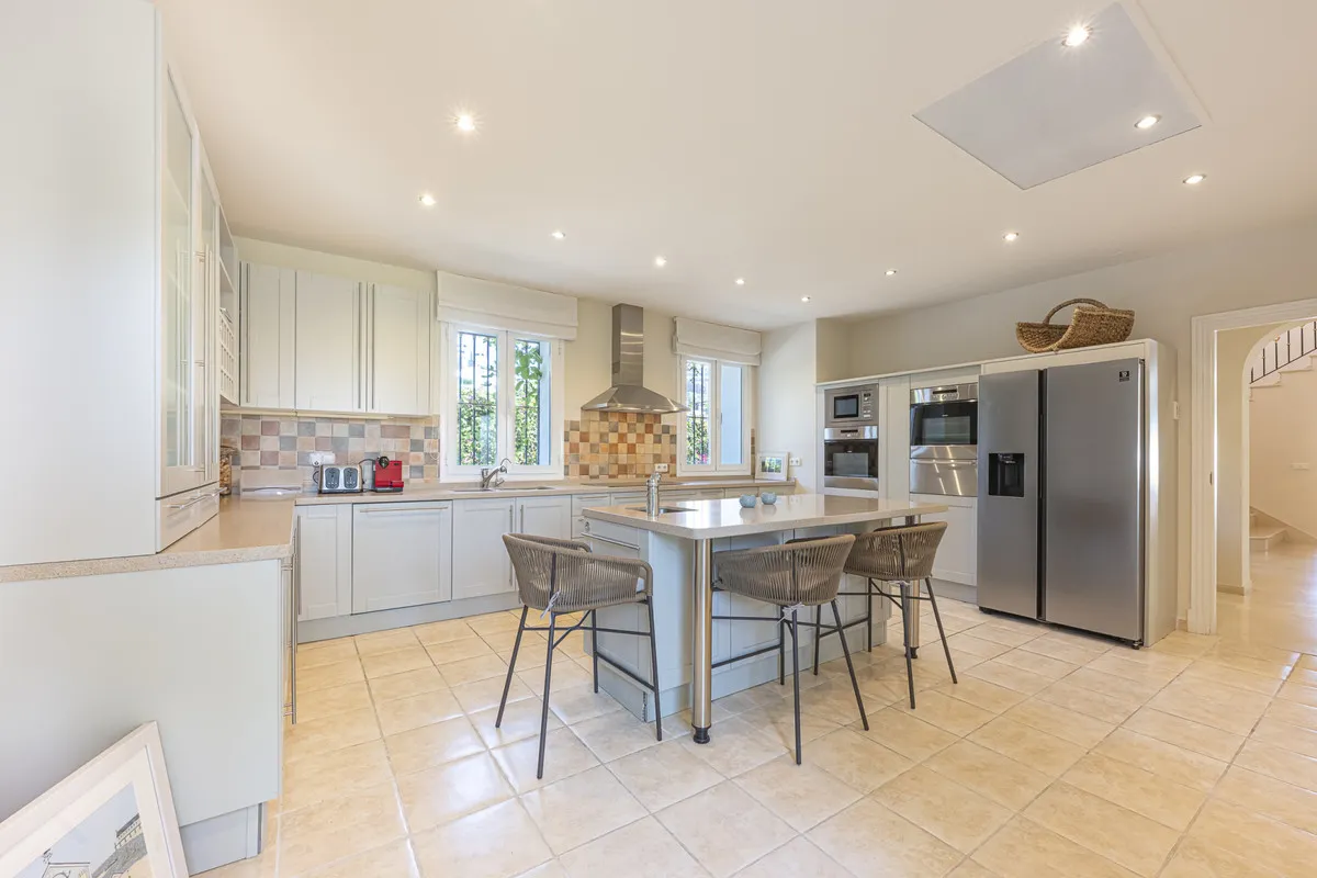 cbf8d126-b31b-4f42-9421-5071f984dba3