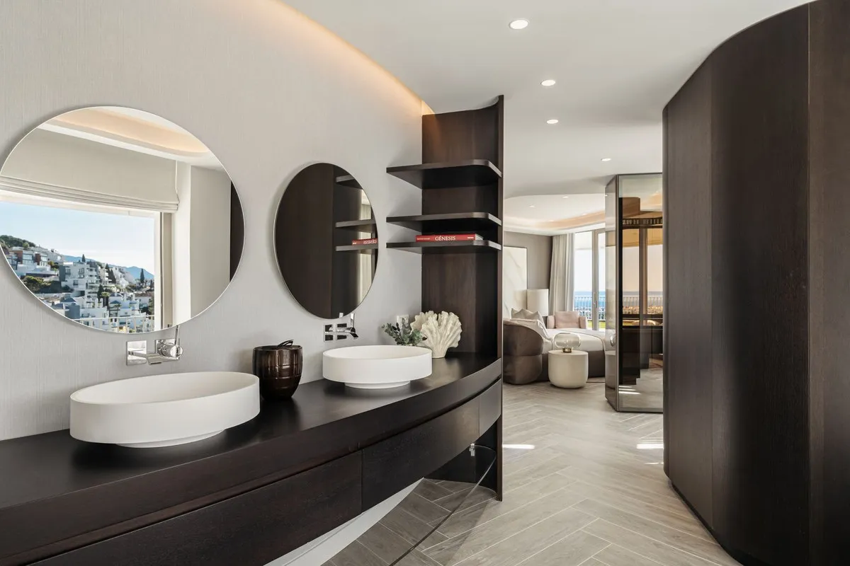 6e324932-8de9-40a9-8252-eff12b884e55