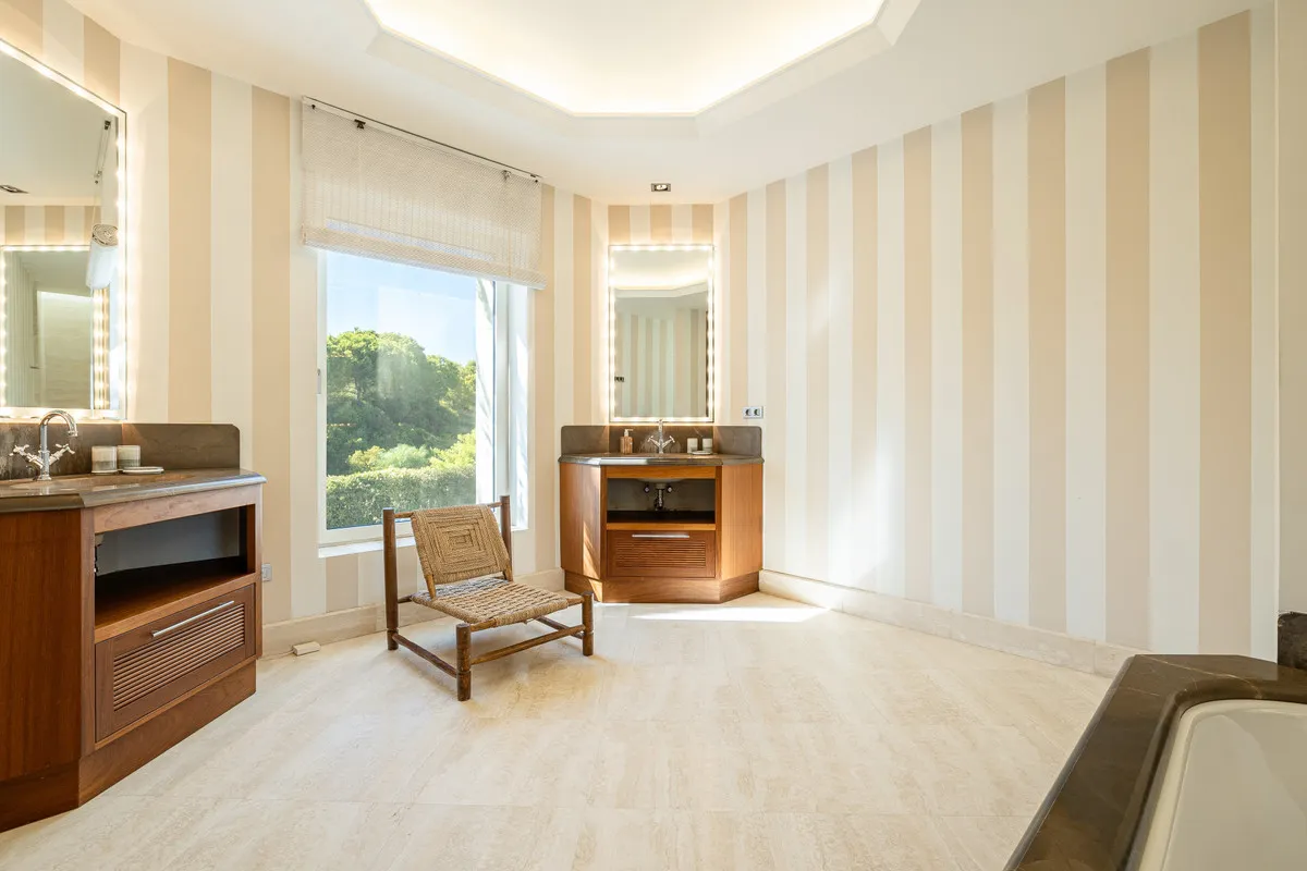 0ddd80e3-b269-4ad8-bfe4-7ba96a47d87e