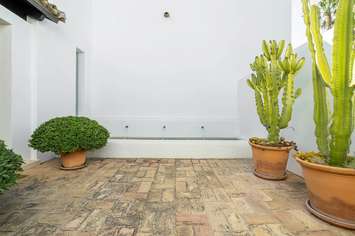 d947b70b-45ab-419a-9048-d556b723b717