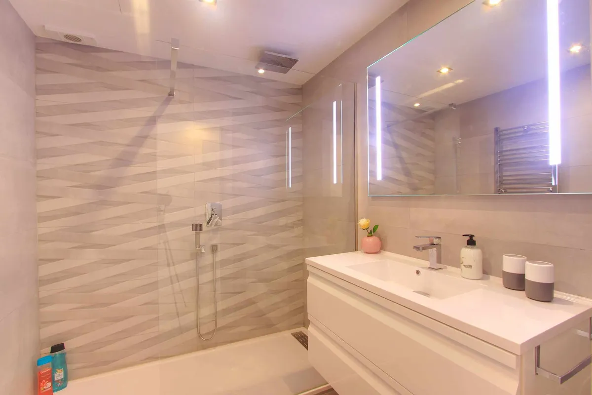 1094cffa-bba4-49e8-9cf7-c725ec6f93b1