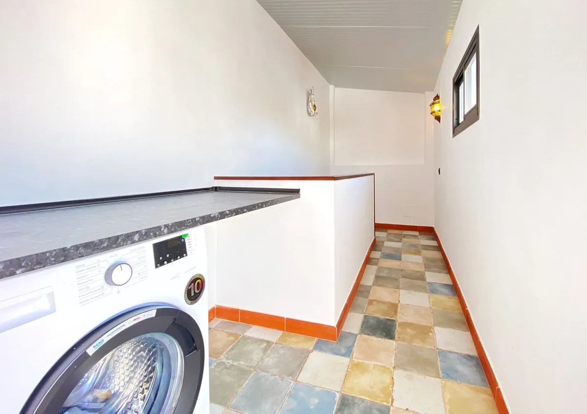 e353dab5-6864-4f2b-8978-8a4f6ad313ab