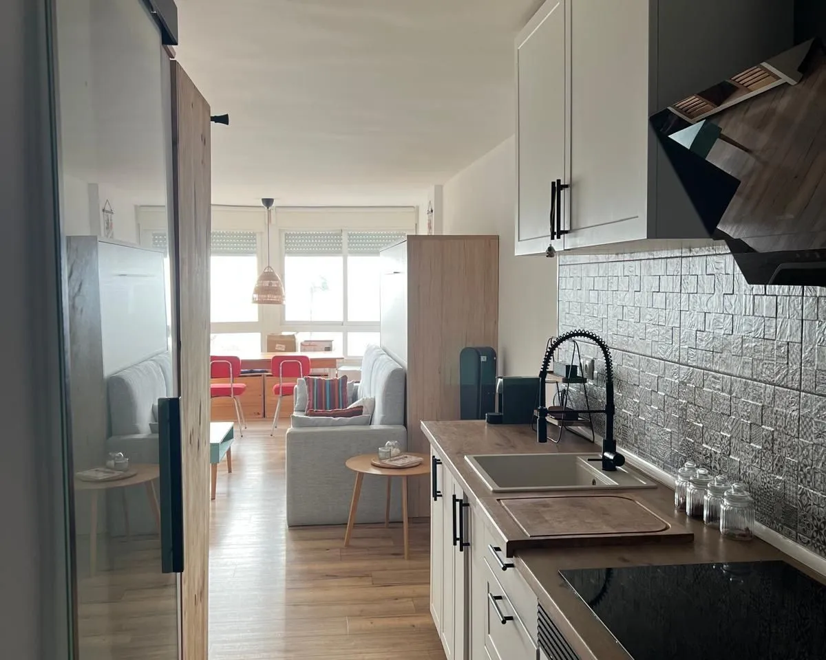 1648b593-49c9-48c9-bcfd-401d43ad9d89