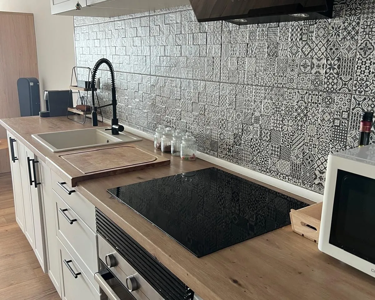 4504aa1d-b939-4a13-833c-9f9802b3bf32