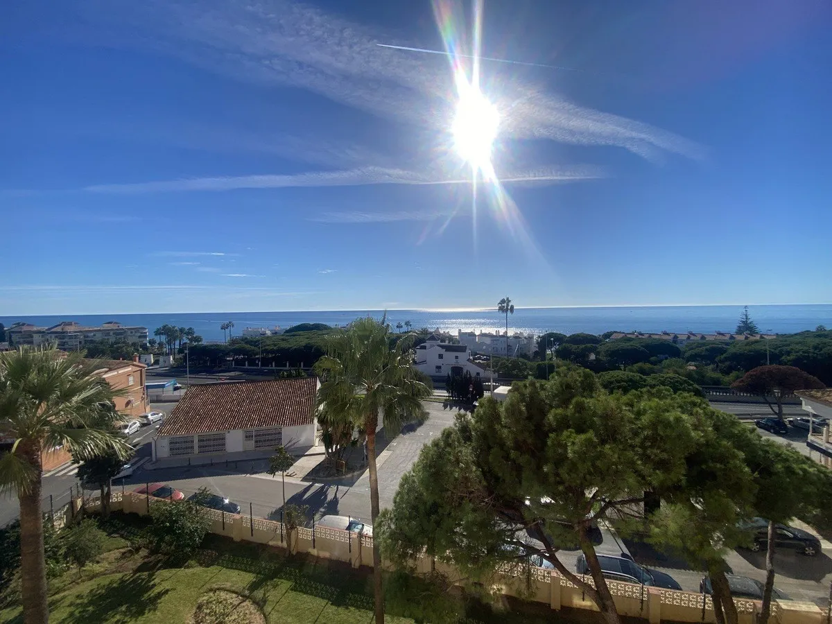 a41d1308-64f0-4c1d-94ee-21e300ed2f3d