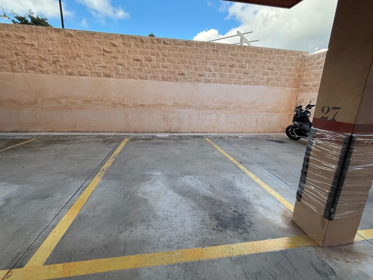 8dee7989-68a7-43a4-a936-891378468dd0