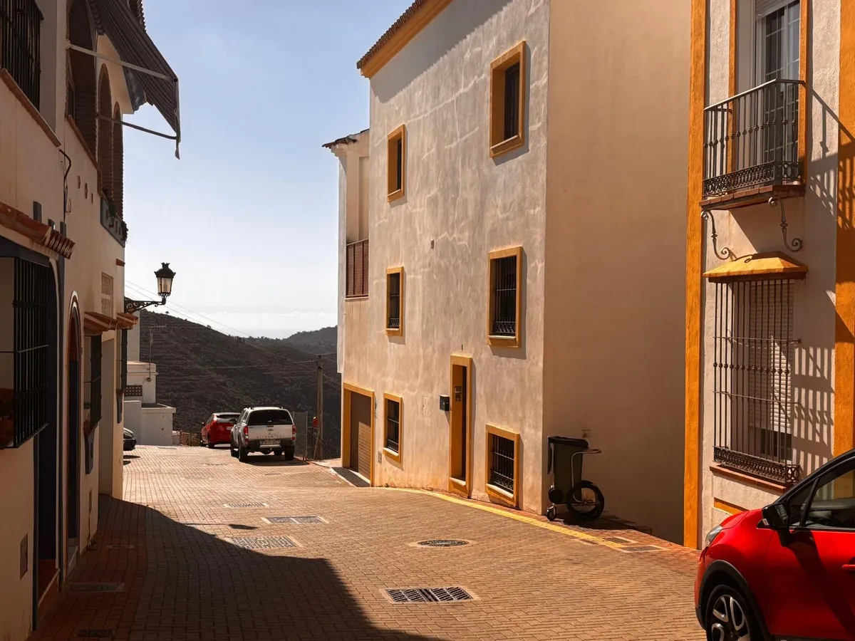 4fcaeed4-cafd-4b61-a9b7-0a7bc5a8efe7