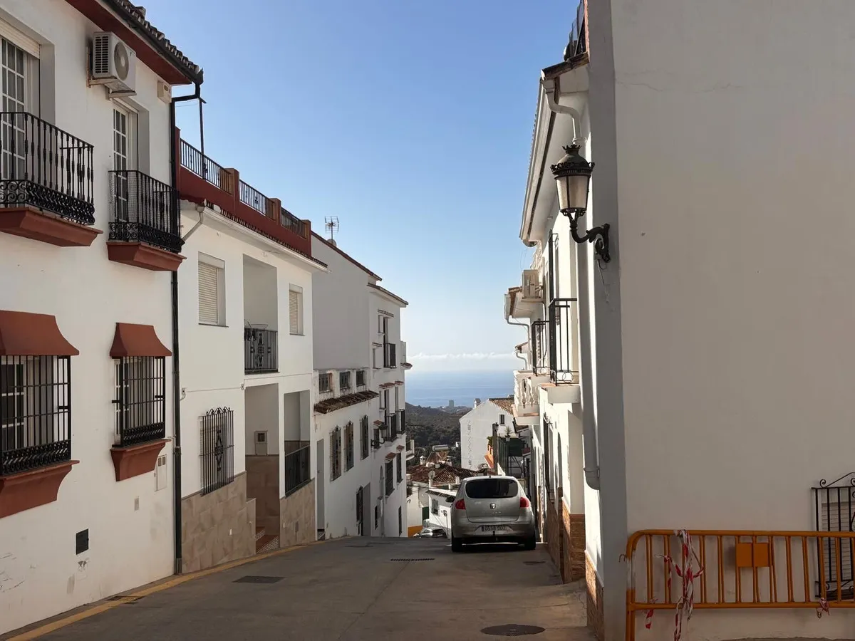 c1bf25ff-072a-41ac-a024-4eb66c8a2b95