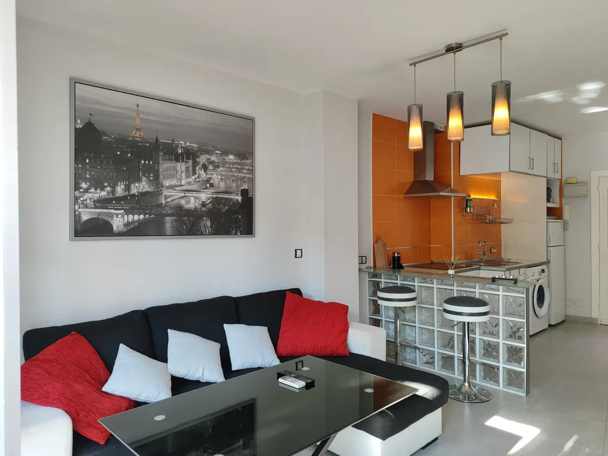 751b9585-fc86-44d8-980e-dee635d04a2c