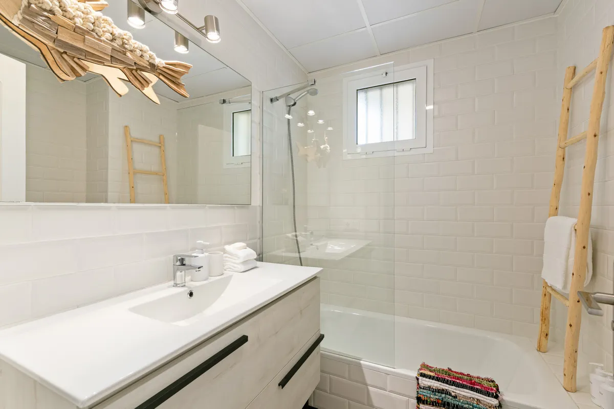 a3f31946-ea71-4e3c-aa5c-e3a06cd684f9