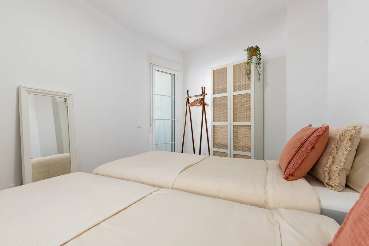 c938701a-4bcf-4b96-b9d5-70fcb111ff87