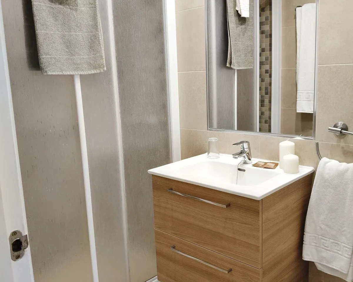 1f4fcb04-60fa-4328-a3da-b44035ca502d