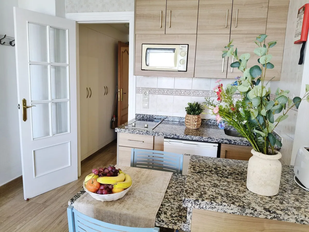 983cccbf-a4a4-40e0-8429-26066033fe66