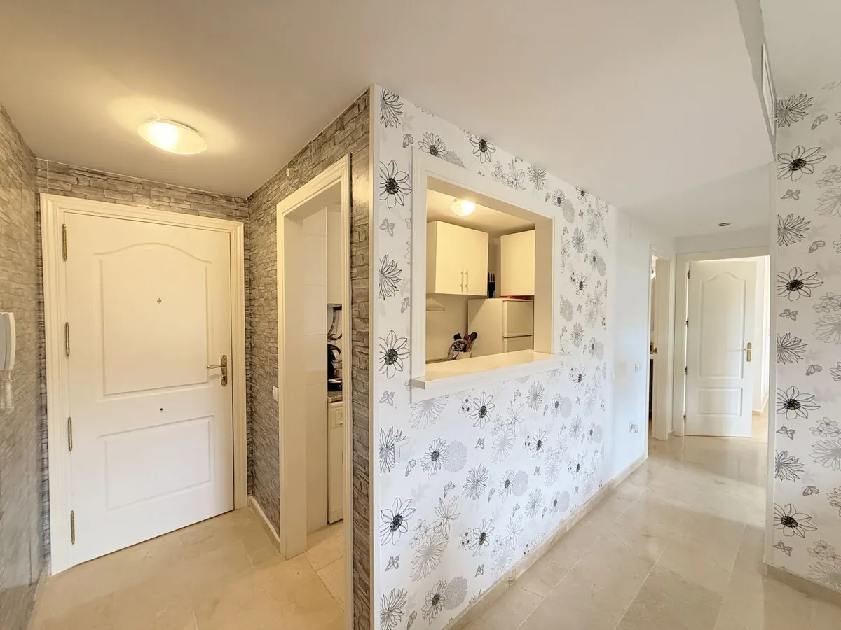 0e96a7e1-b395-40de-adf7-76eddf2256bd