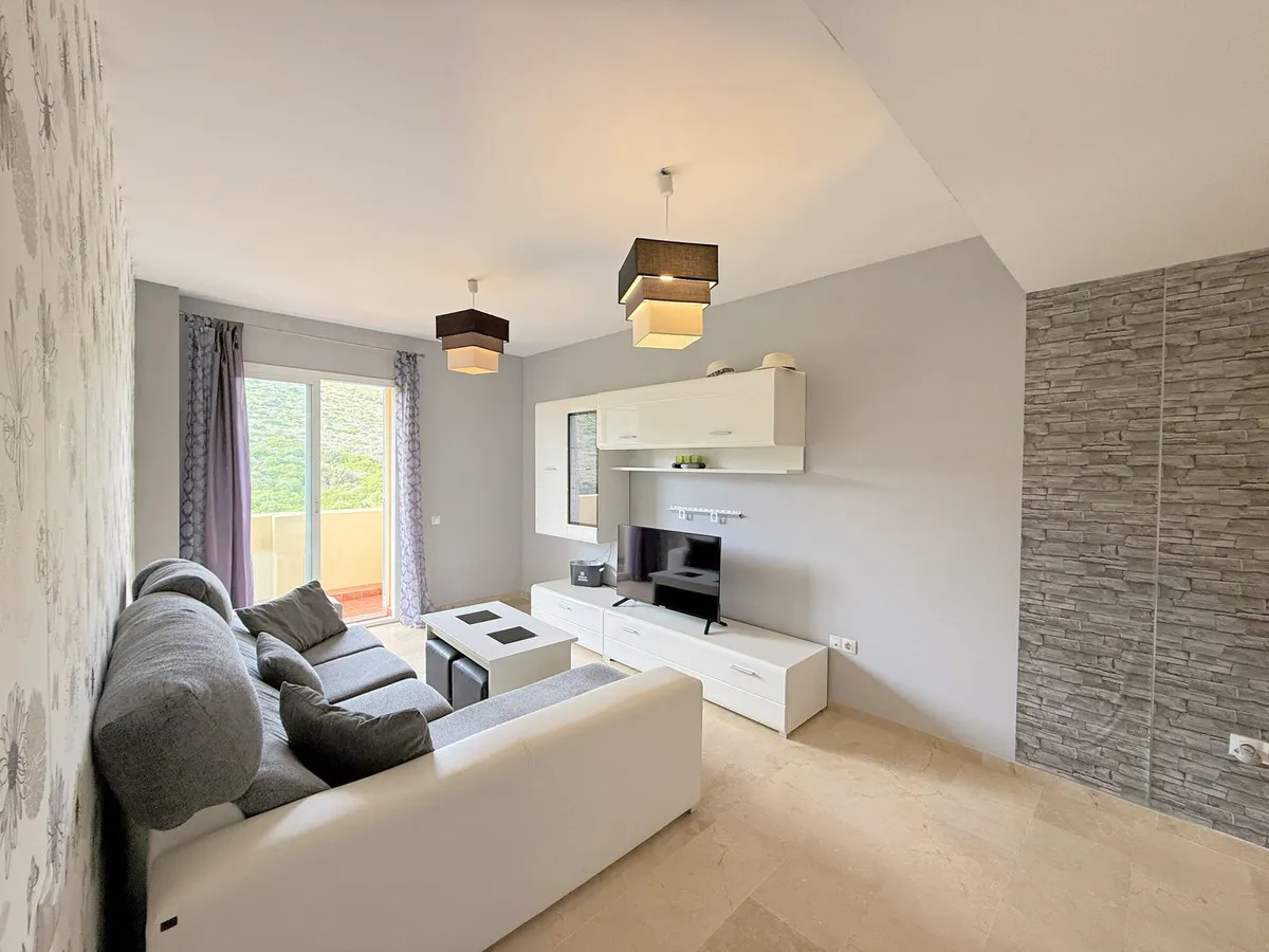 42d1e502-31d3-4e90-94cc-d64d619955b3