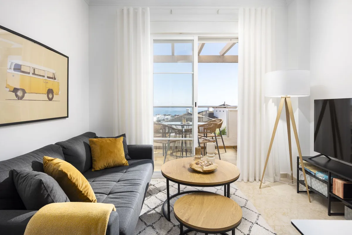 Stylish Sea-View Apartment in La Duquesa with Tourist License