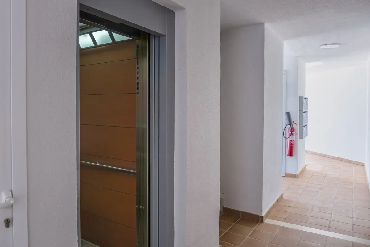 ef4b4dd5-a634-4233-8354-049b825ebde1