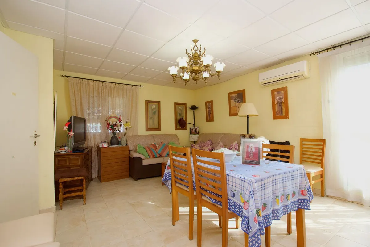 ab6f1778-99f3-49b7-967d-df4ad29b3f56