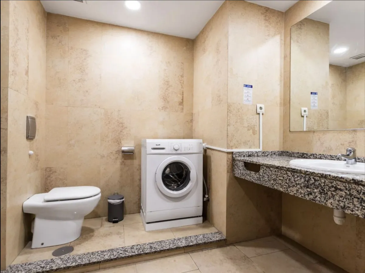 d4a0a975-0fea-479b-93f7-f42bd9886b1d