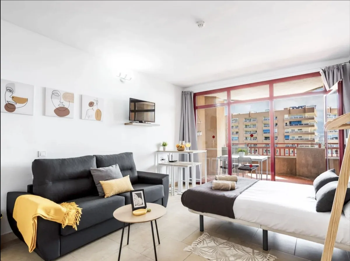 fa220575-9ba5-4208-a72d-26d28ddfccb9