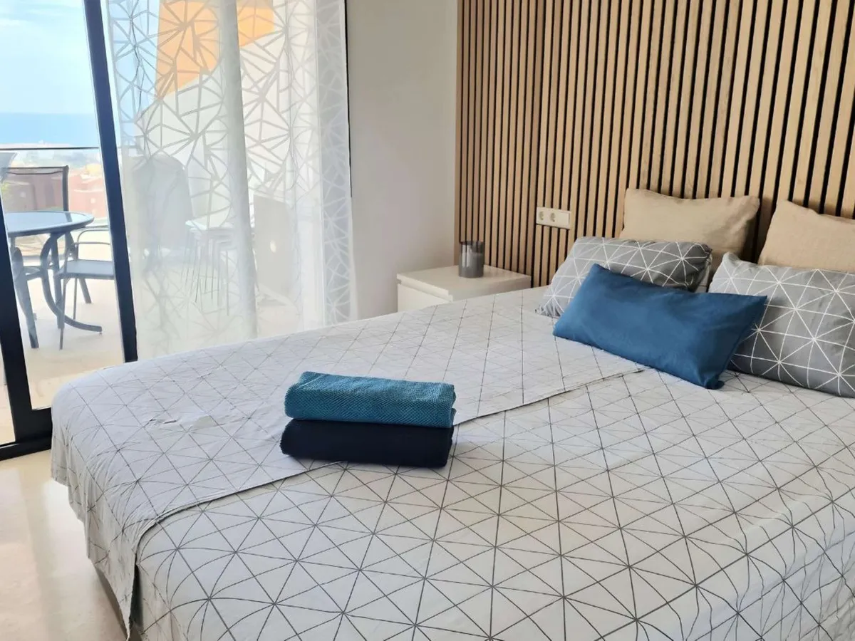 b52ef74d-a4d3-4f5b-9fae-ccfb19407ddc