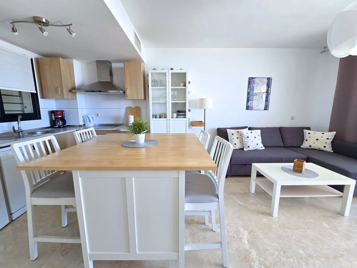 b55d1625-1167-40b1-8c48-5397c56e9f9f