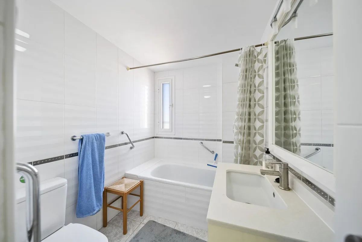 e123ff4d-8504-41a2-b080-bbf7552e52e7