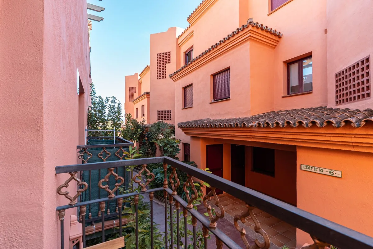 ab66c0b2-65e4-4937-9371-466f00e64337