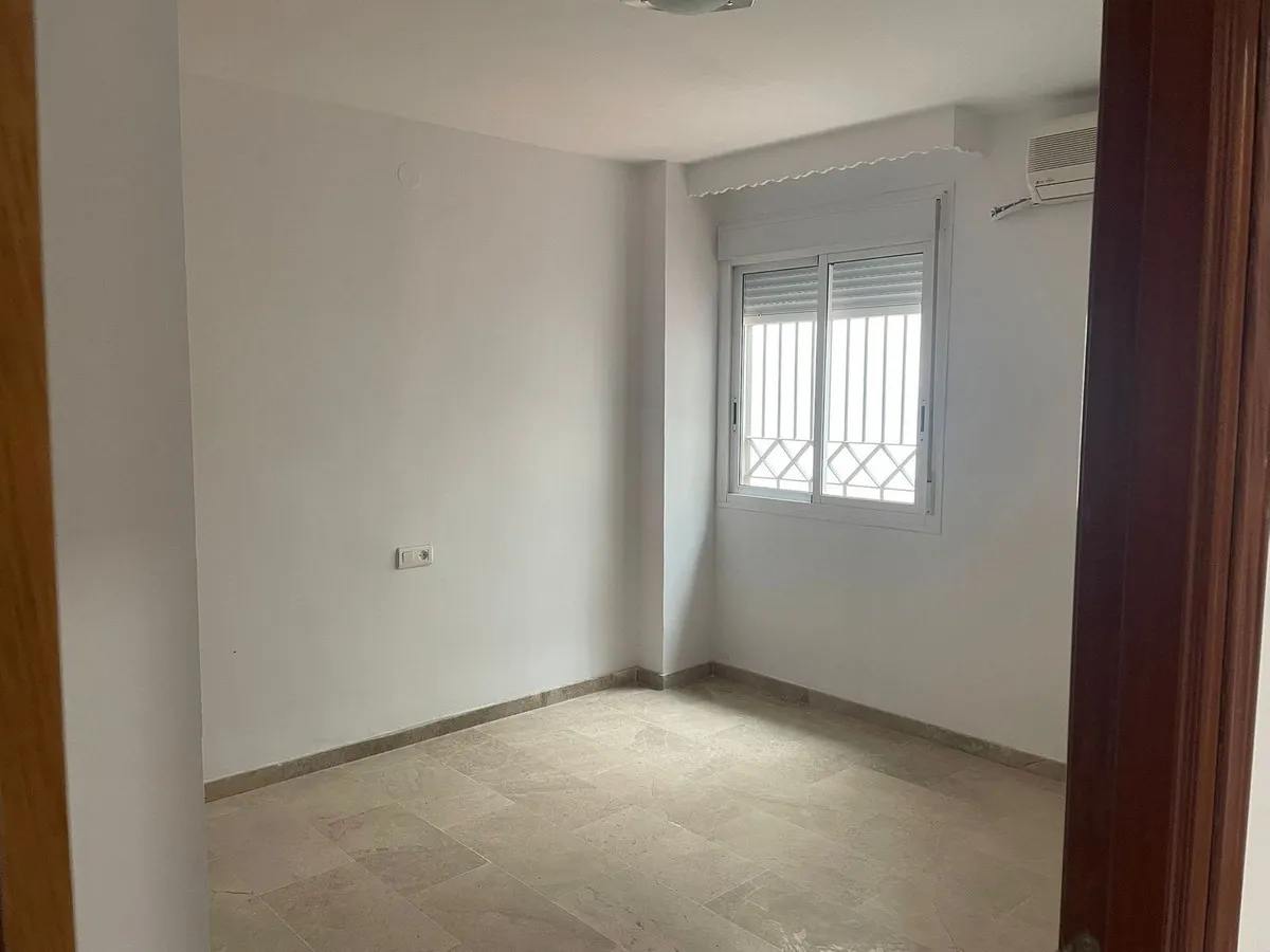 e748af49-557f-48db-80a1-2af2be12cd70