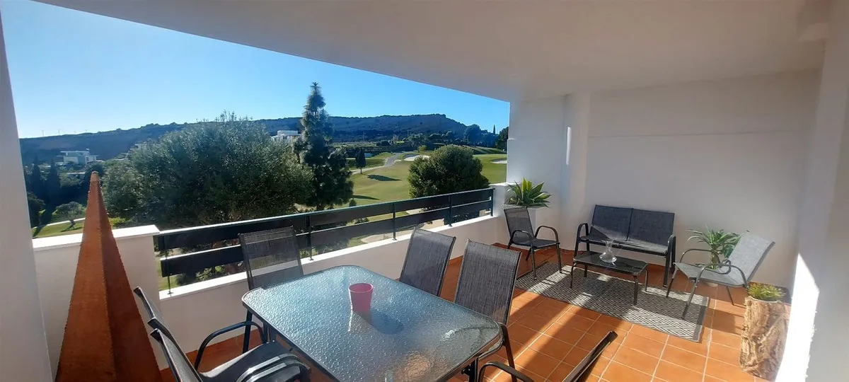 c6594890-9a4c-4e9a-8834-8da2556b1929