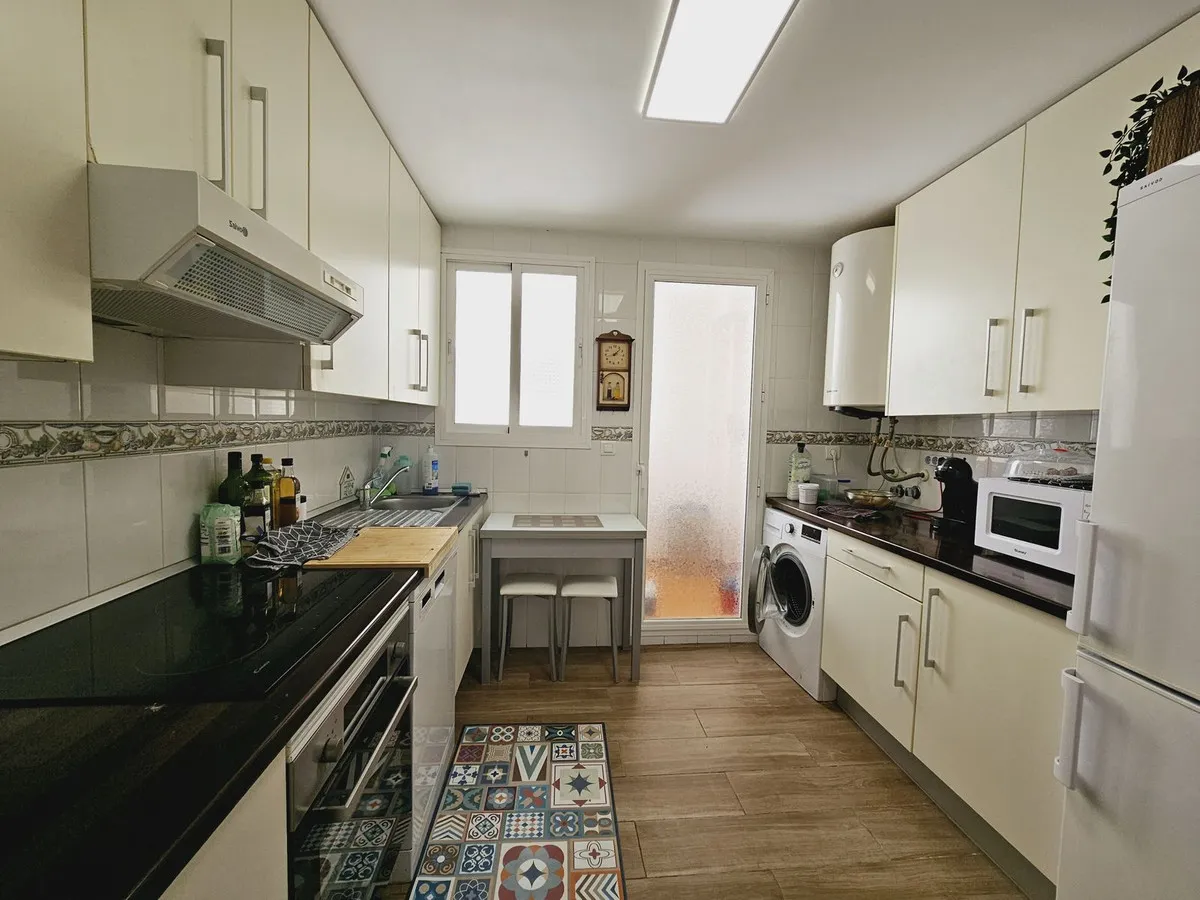 ca51b469-a64e-4dd7-a38c-69112bea5532