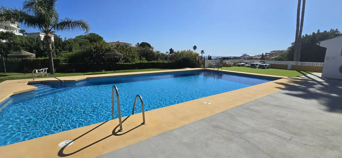 Charming Ground Floor Apartment with Private Patio